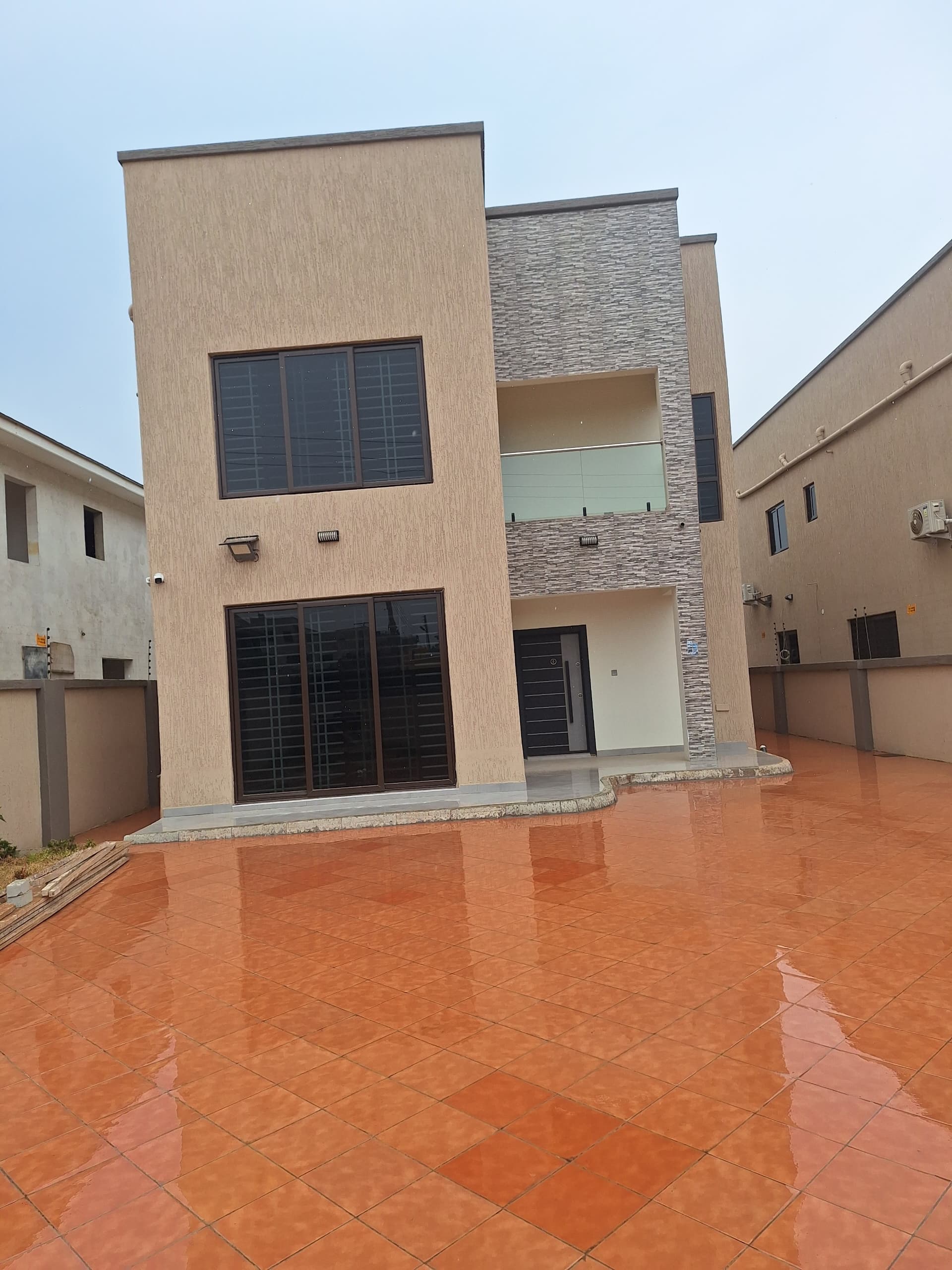LUXURY 4-BEDROOM DETACHED HOUSE FOR RENT – TSEADDO, ACCRA!