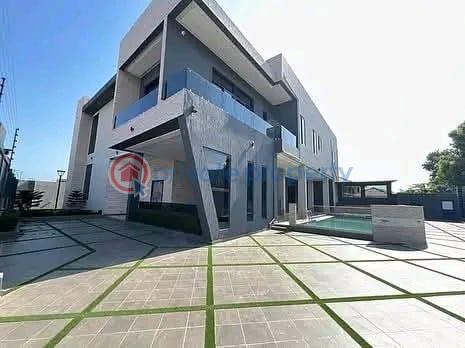 Luxurious 5 Bedroom Townhouse @ East Airport