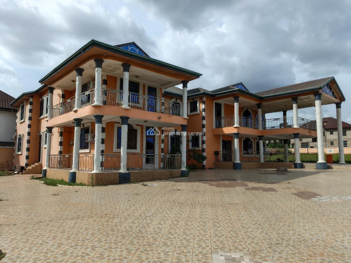 9 bedroom hotel / guest house for sale   Adako Jarchie, On Tech Ejisu Road., Kumasi Metropolitan, Ashanti