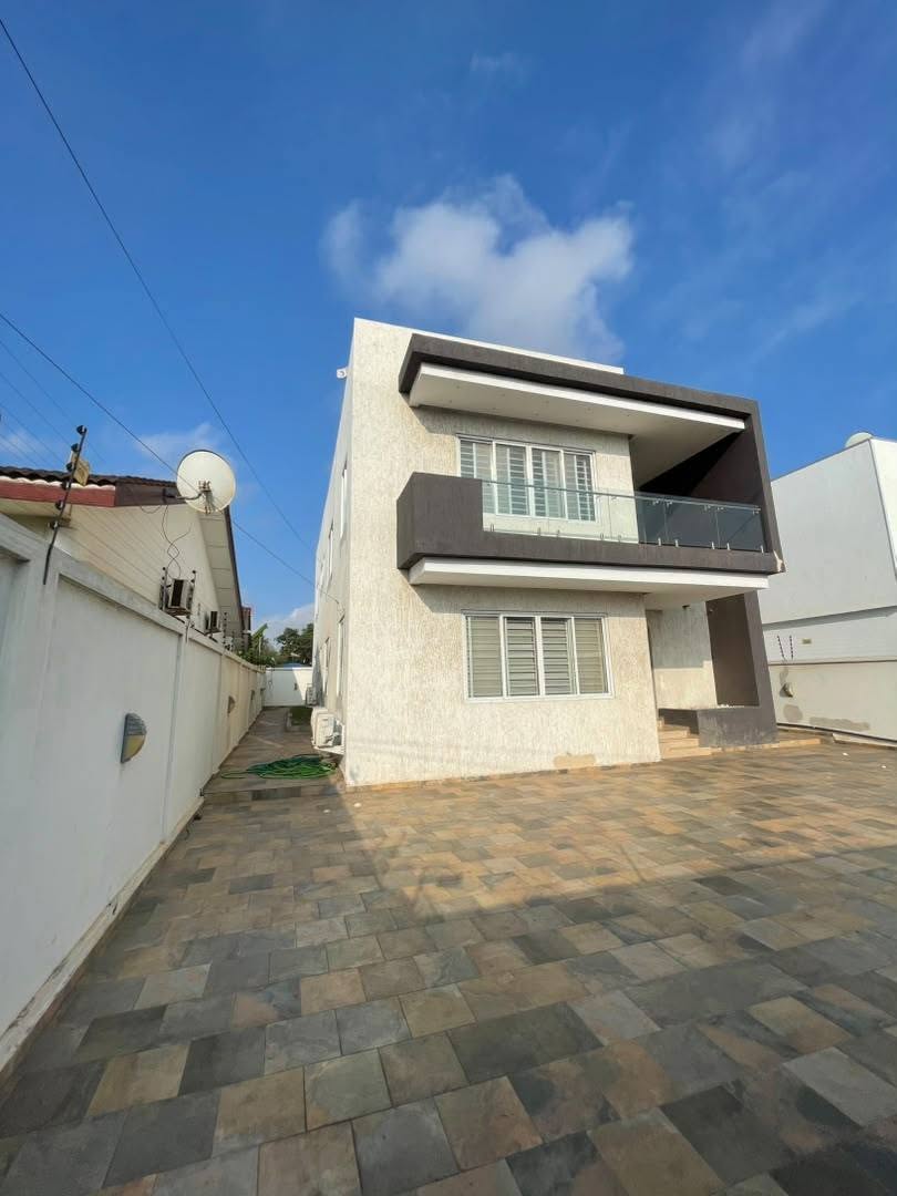 MODERN 2 BEDROOM APARTMENT@ ABELEMKPE