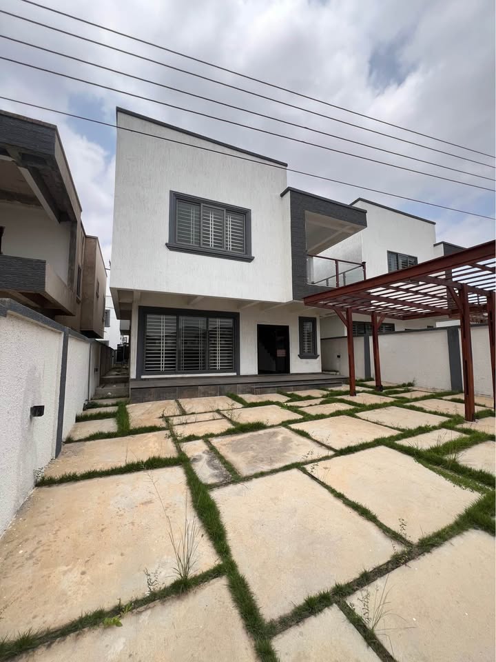MODERN 4 BEDROOM HOUSE@ EAST LEGON